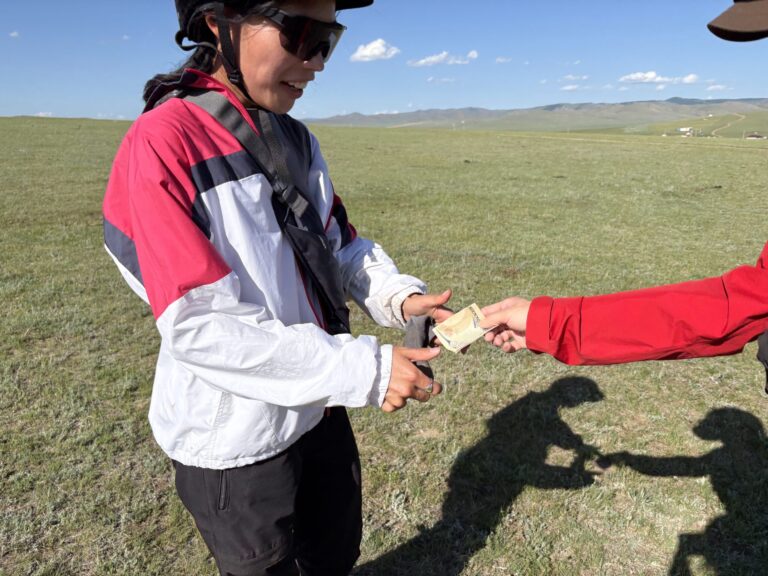 モンゴルでのチップの相場は？ガイドへの感謝の新しいカタチ