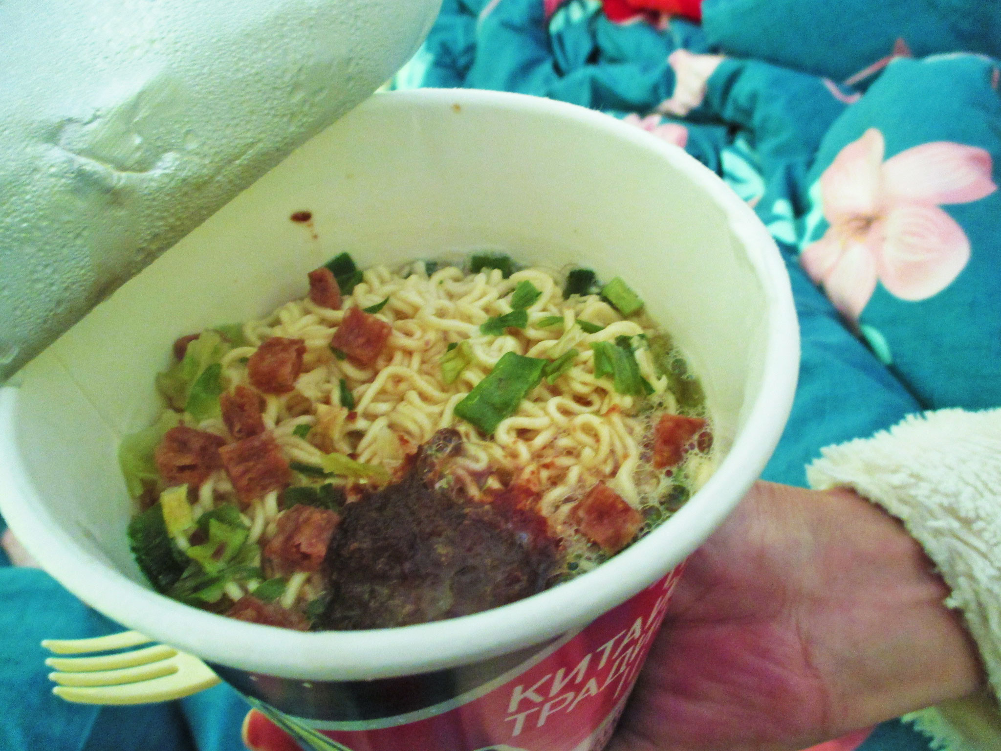 カップラーメン