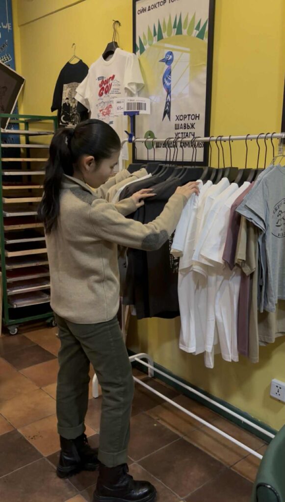 お洋服も売っているCafe