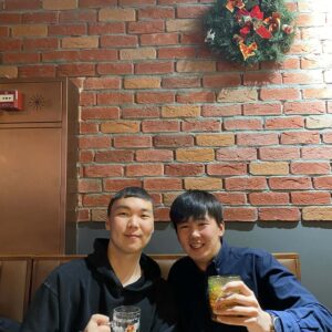 ハカ（左）とマンジ（右）