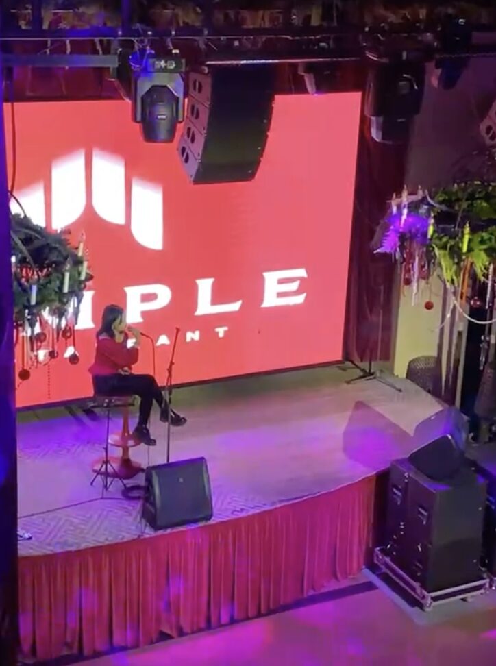 毎日コンサートやっています。