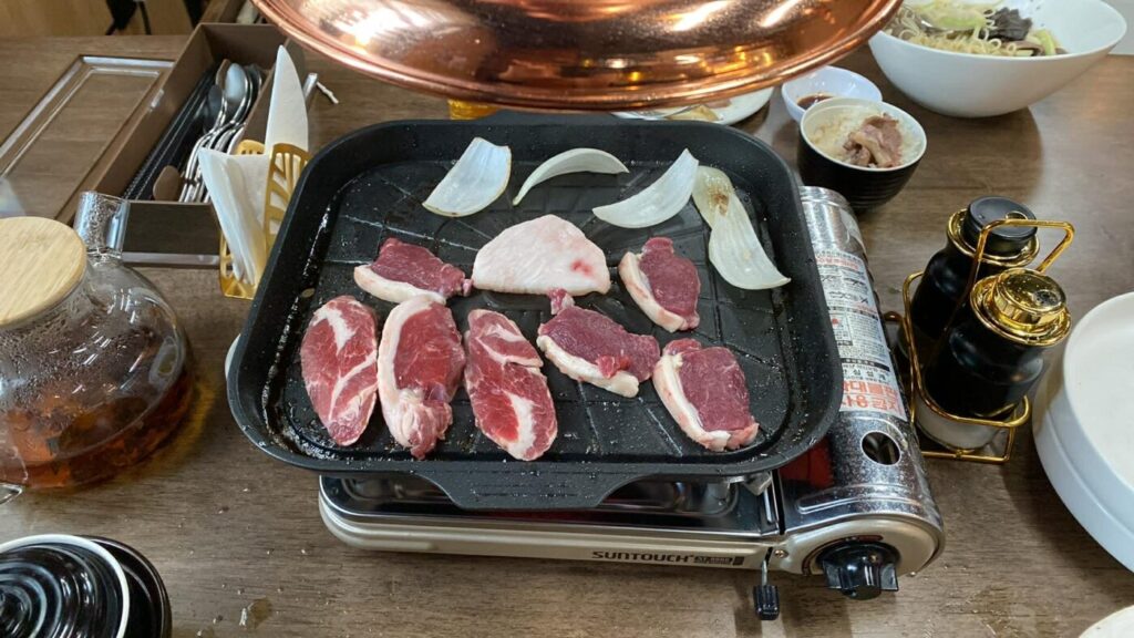 お肉などを焼きます