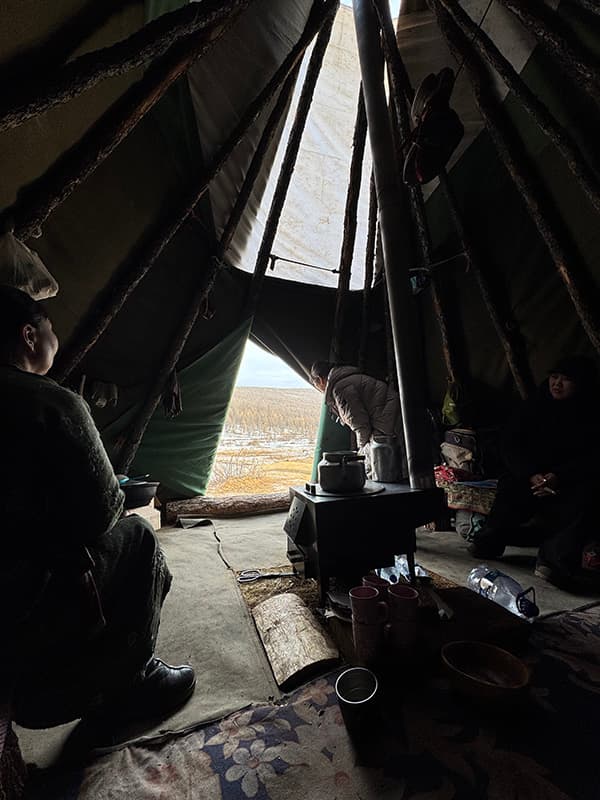 ツァータンテントの内観