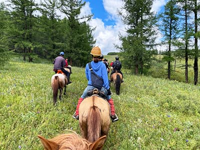 13世紀村を観光